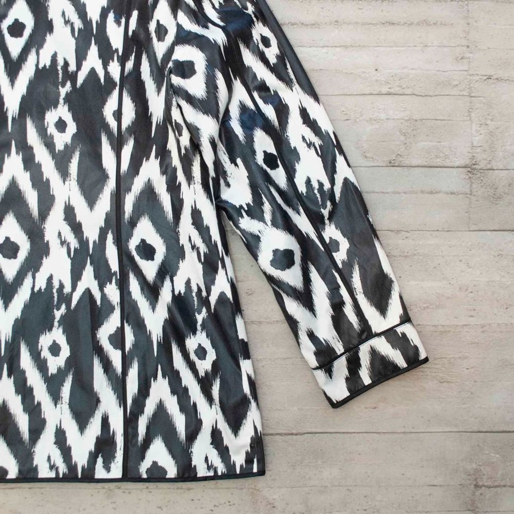 Chico's Lightweight Faux Leather Blazer in Black and White Ikat Print si… - Picture 3 of 8